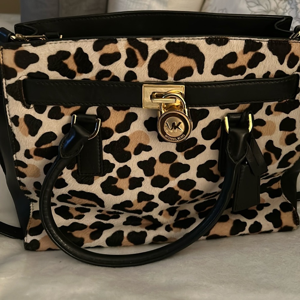 MK leopard purse in very good shape